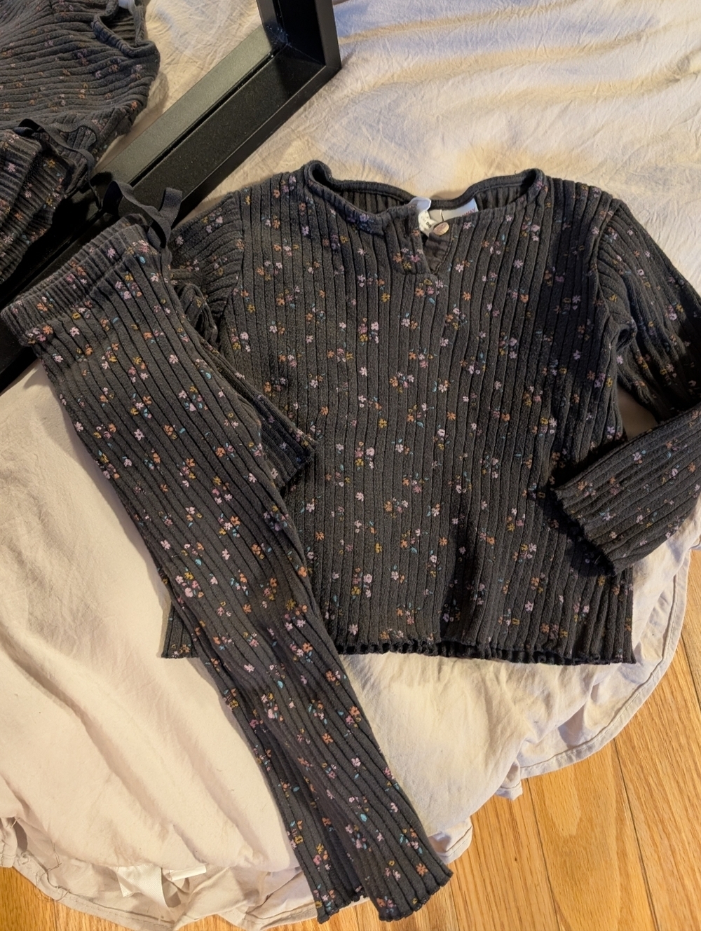Zara Ribbed Lounge Set with Pastel Floral Print 2-3T
